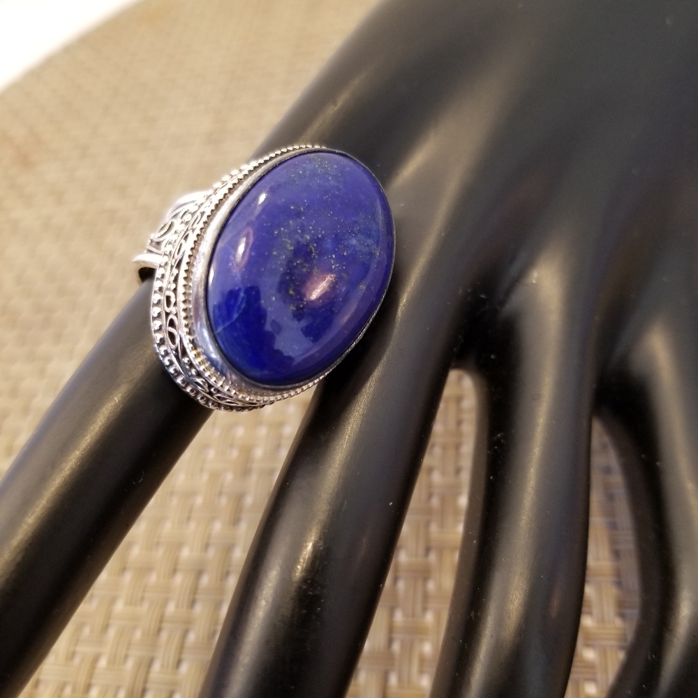 Exquisite Ring - image 2